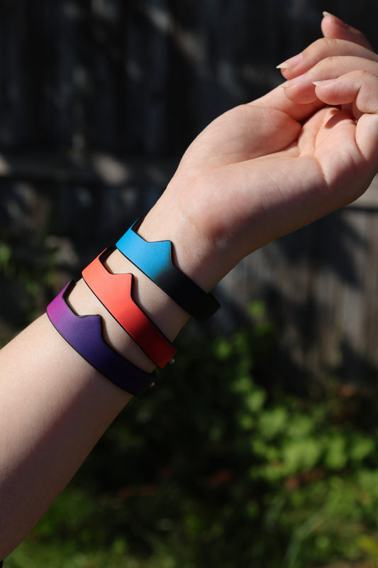 Kitten wrist band