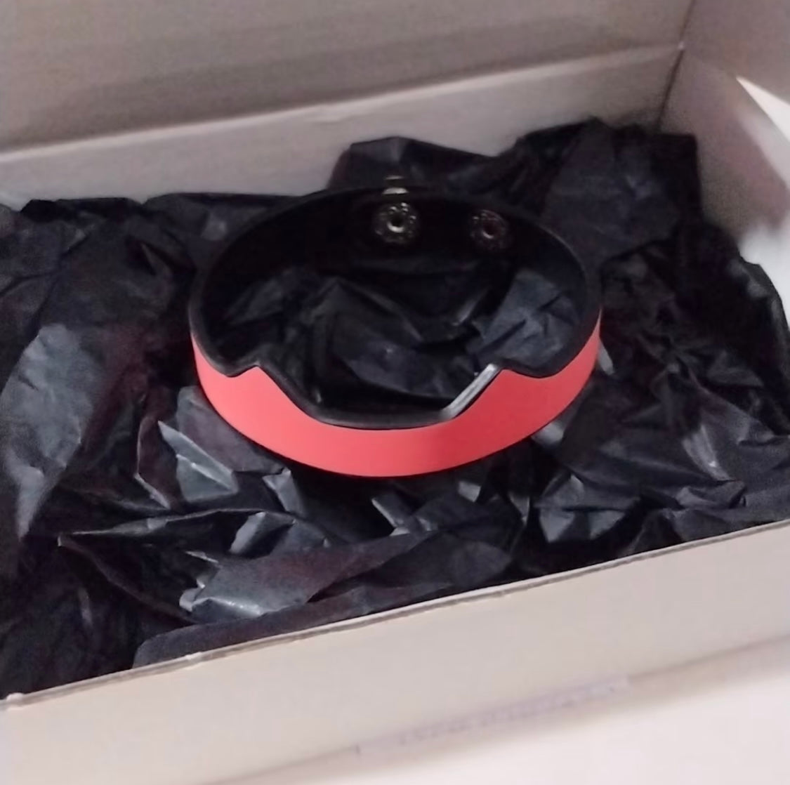 Kitten wrist band